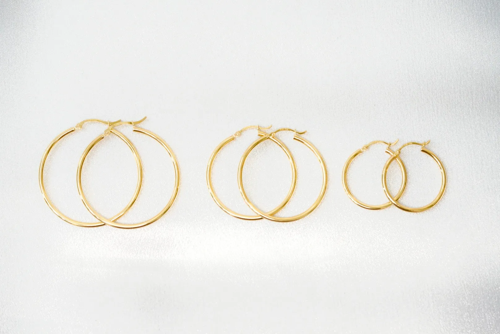 3 Pairs of Plain Gold Hoops – Timeless Essentials for Every Day
