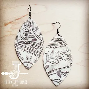 **Leather Oval Earring-Oyster Paisley 203i